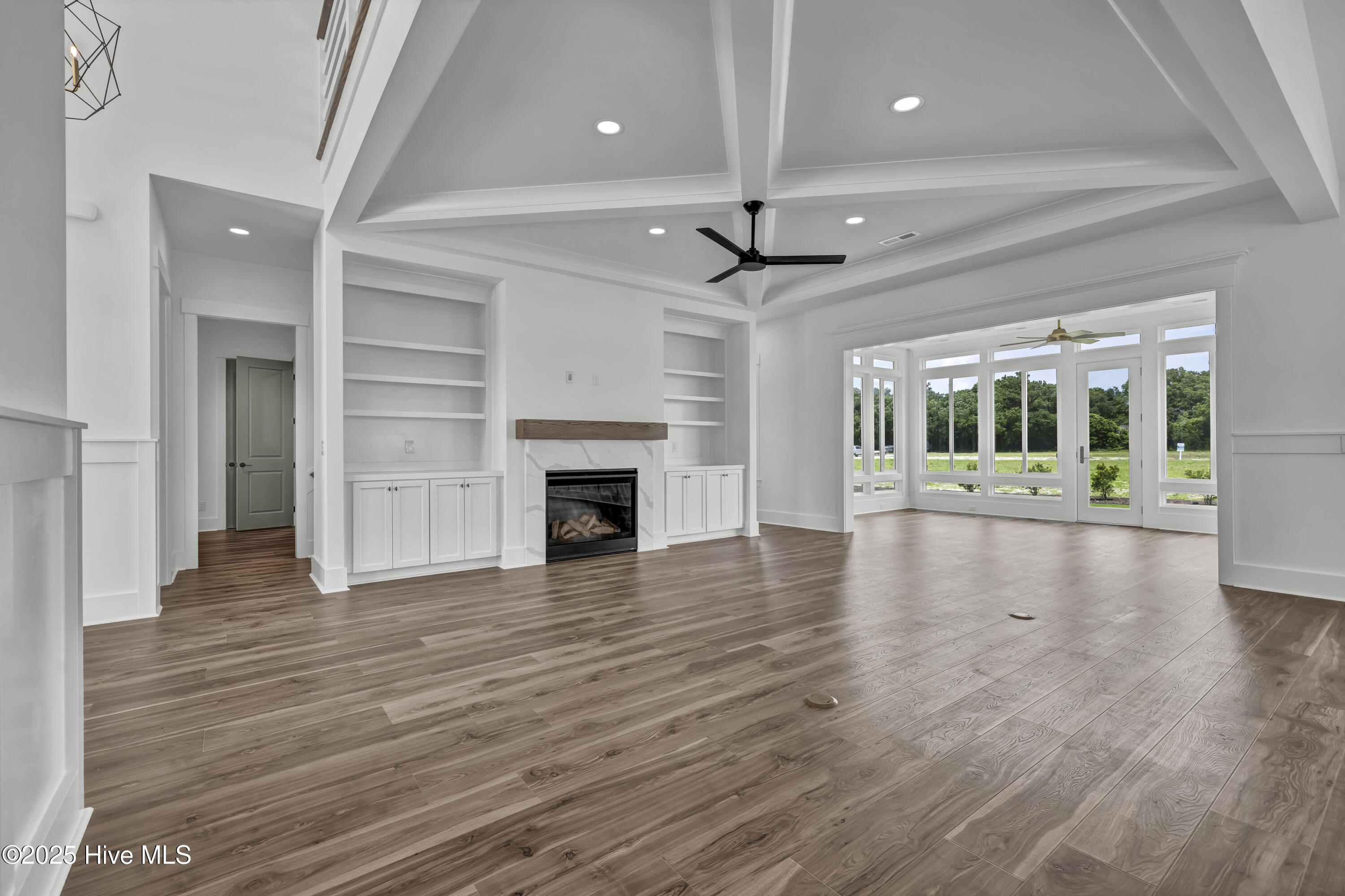 357 Planters Walk Hampstead, NC 28443 - Photo 11 of 62 A work of Art! Picture your things here!