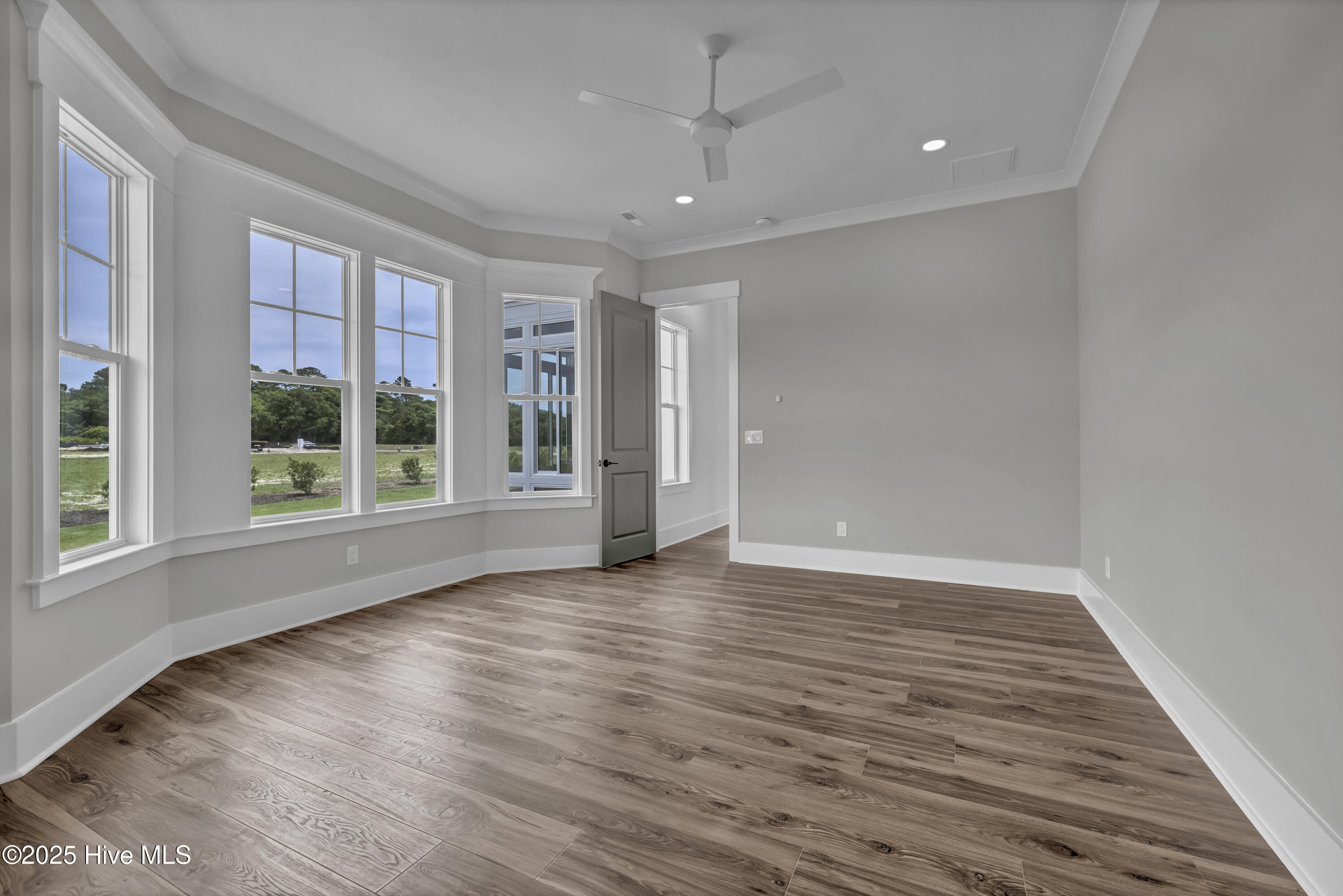 357 Planters Walk Hampstead, NC 28443 - Photo 28 of 62 Windows galore, cove molding, 7" base, beautiful!