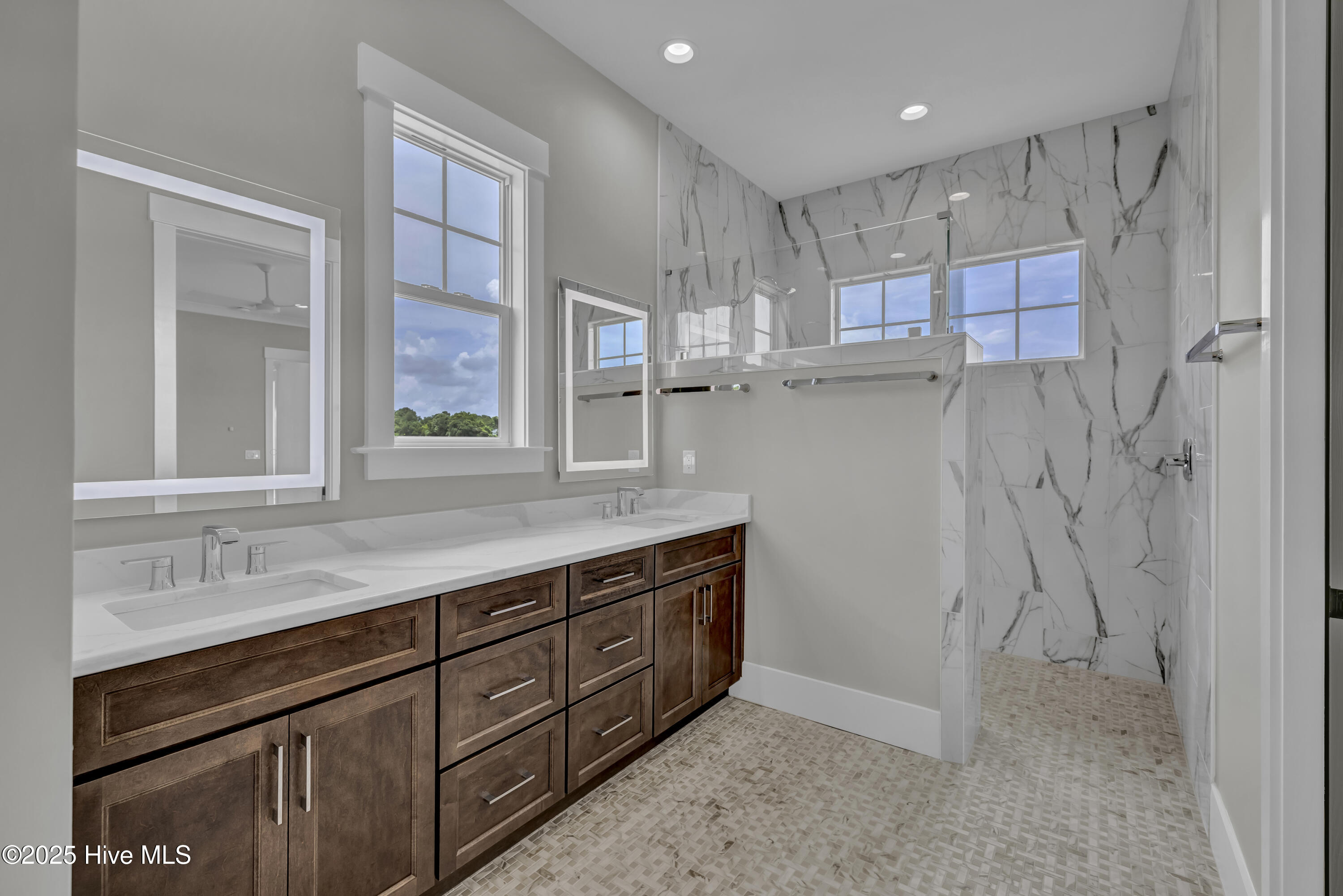 357 Planters Walk Hampstead, NC 28443 - Photo 31 of 62 Expansive countertop for lots of space