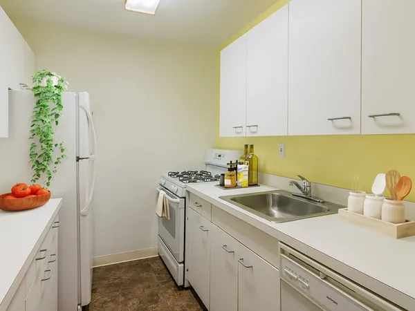 $4,400 | 9 Hawthorne Place, Unit 7N, Boston, MA 02114