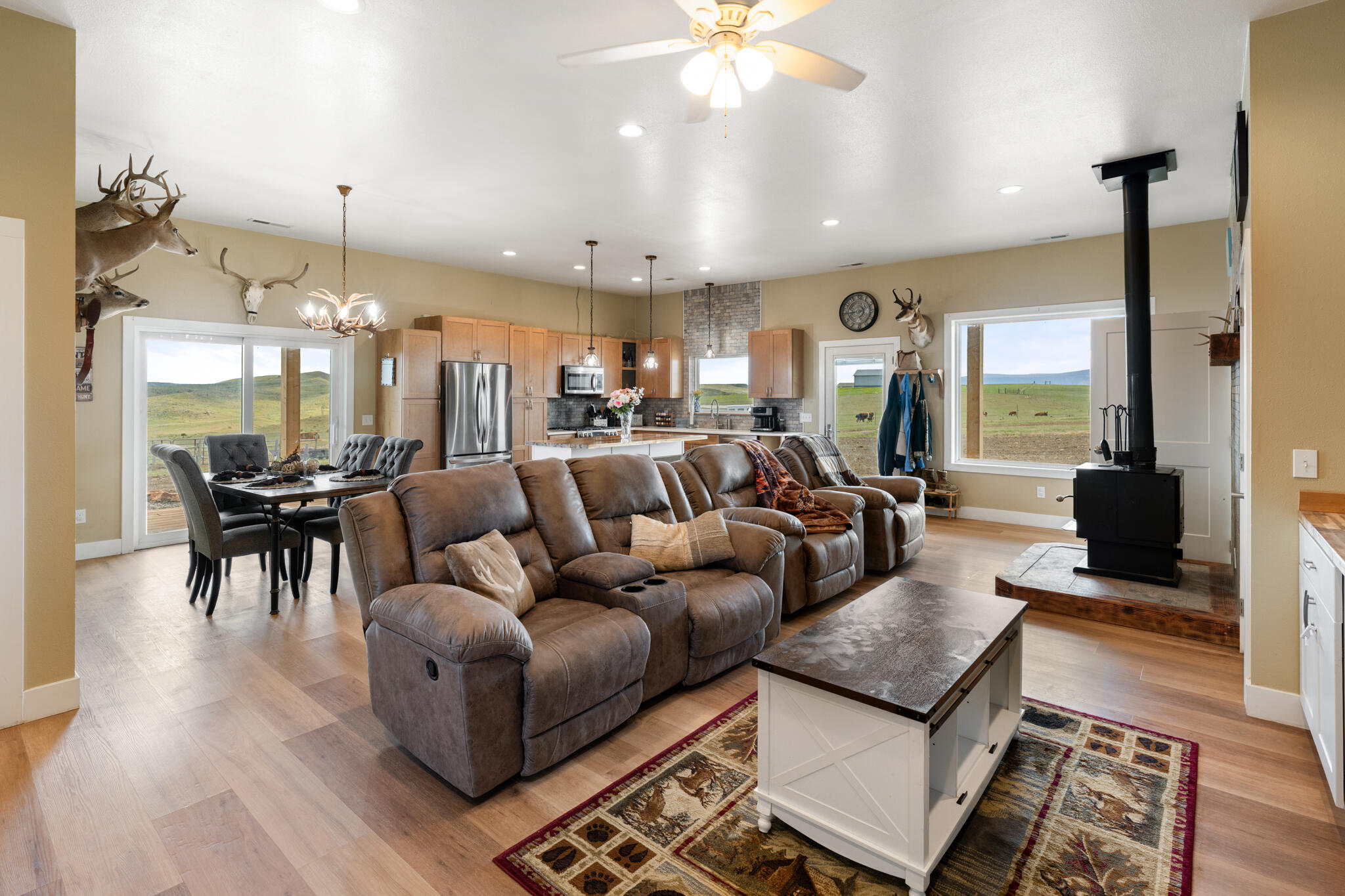 134 Beatty Spur Road Sheridan, WY 82801 - Photo 5 of 30 Great Room with Views