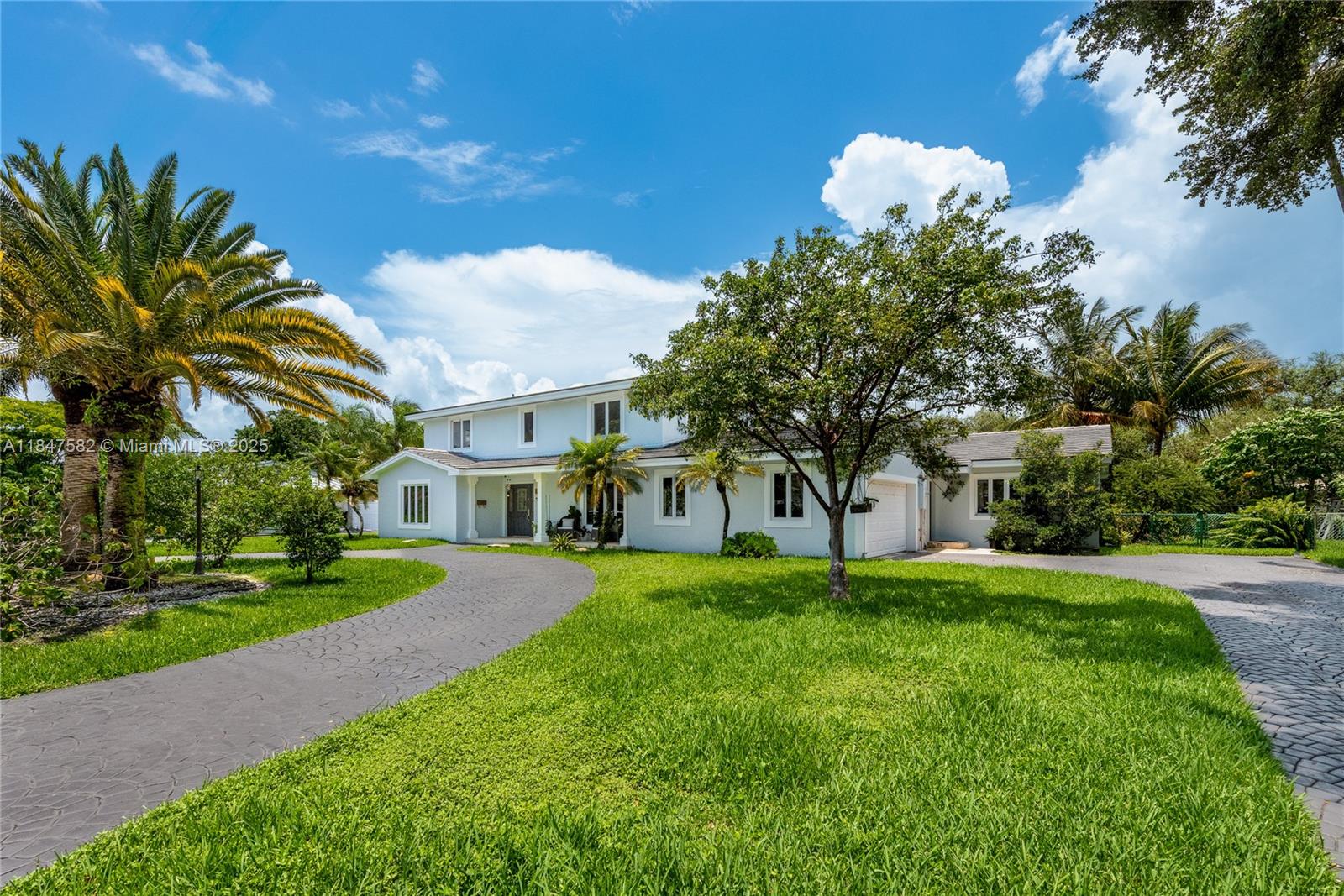 13020 Southwest 70th Avenue Pinecrest, FL 33156 - Photo 1 of 31