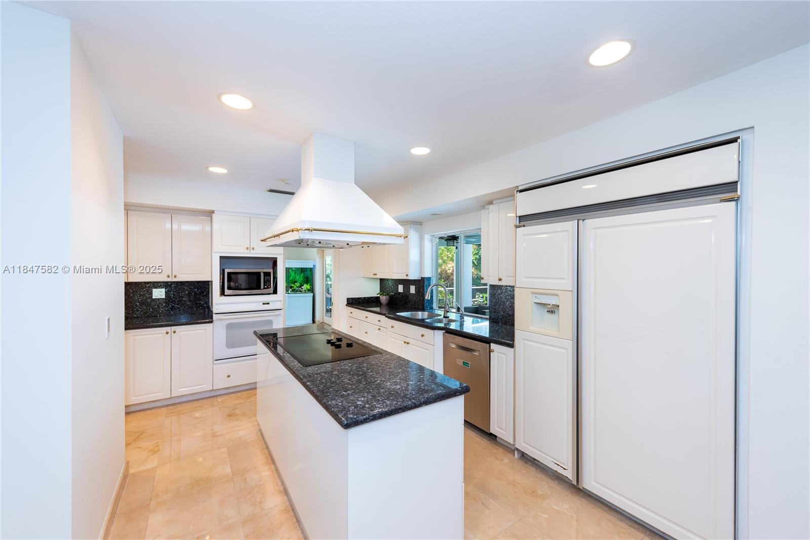 13020 Southwest 70th Avenue Pinecrest, FL 33156 - Photo 11 of 31