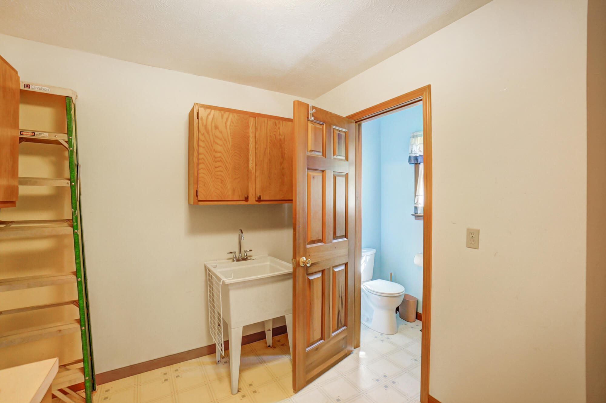 5700 Mills Road Springfield, OH 45502 - Photo 29 of 33