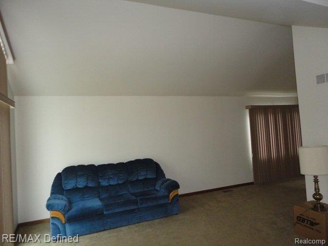 74 Regal Avenue Rochester, MI 48307 - Photo 3 of 25 DSC01793