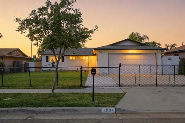 $324,900 | 4907 East Platt Avenue, Fresno, CA 93727