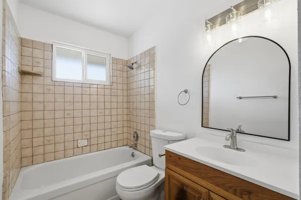 $324,900 | 4907 East Platt Avenue, Fresno, CA 93727