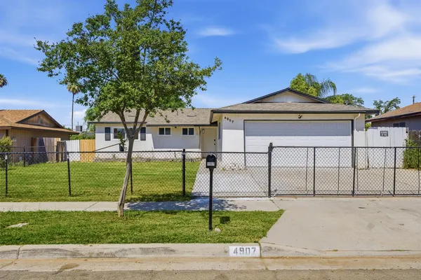 $324,900 | 4907 East Platt Avenue, Fresno, CA 93727