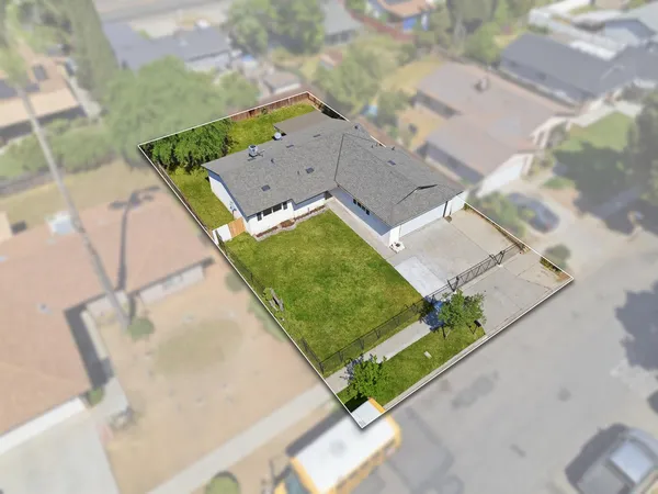 $324,900 | 4907 East Platt Avenue, Fresno, CA 93727