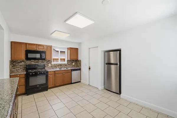 $324,900 | 4907 East Platt Avenue, Fresno, CA 93727