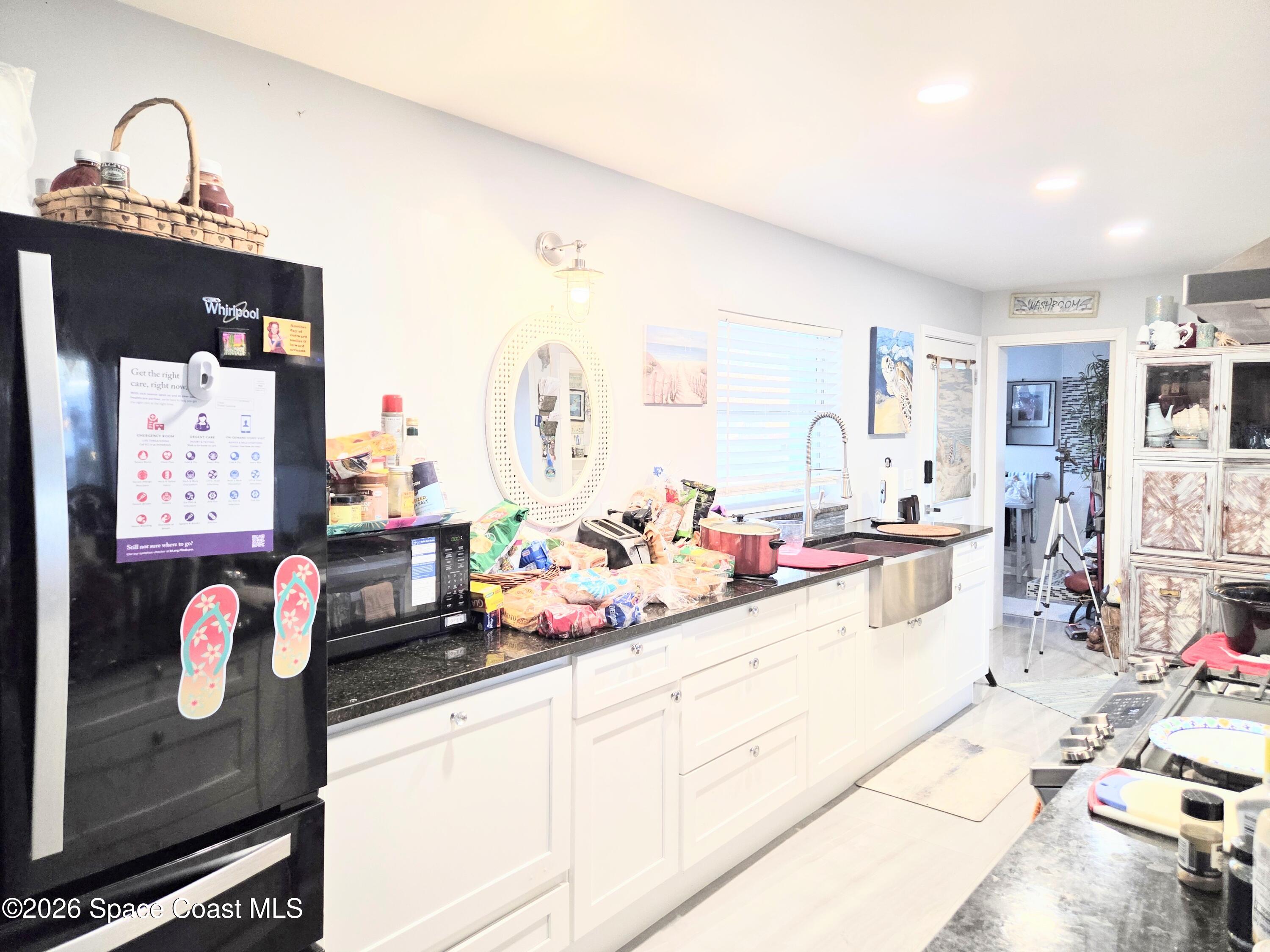 416 North 4th Street Cocoa Beach, FL 32931 - Photo 5 of 22 Large Uba Tuba Counter tops.