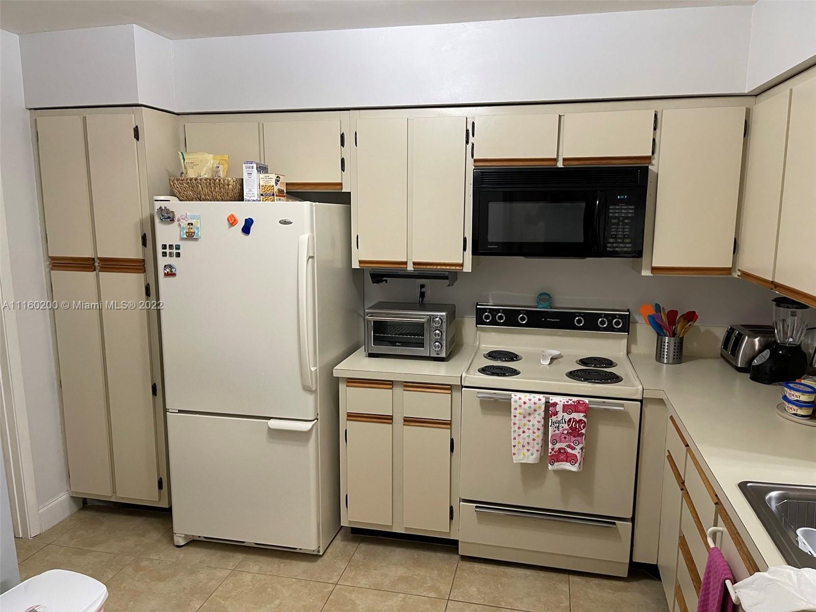 4630 West McNab Road, Unit C1 Pompano Beach, FL 33069 - Photo 8 of 21 Gallery Image 8