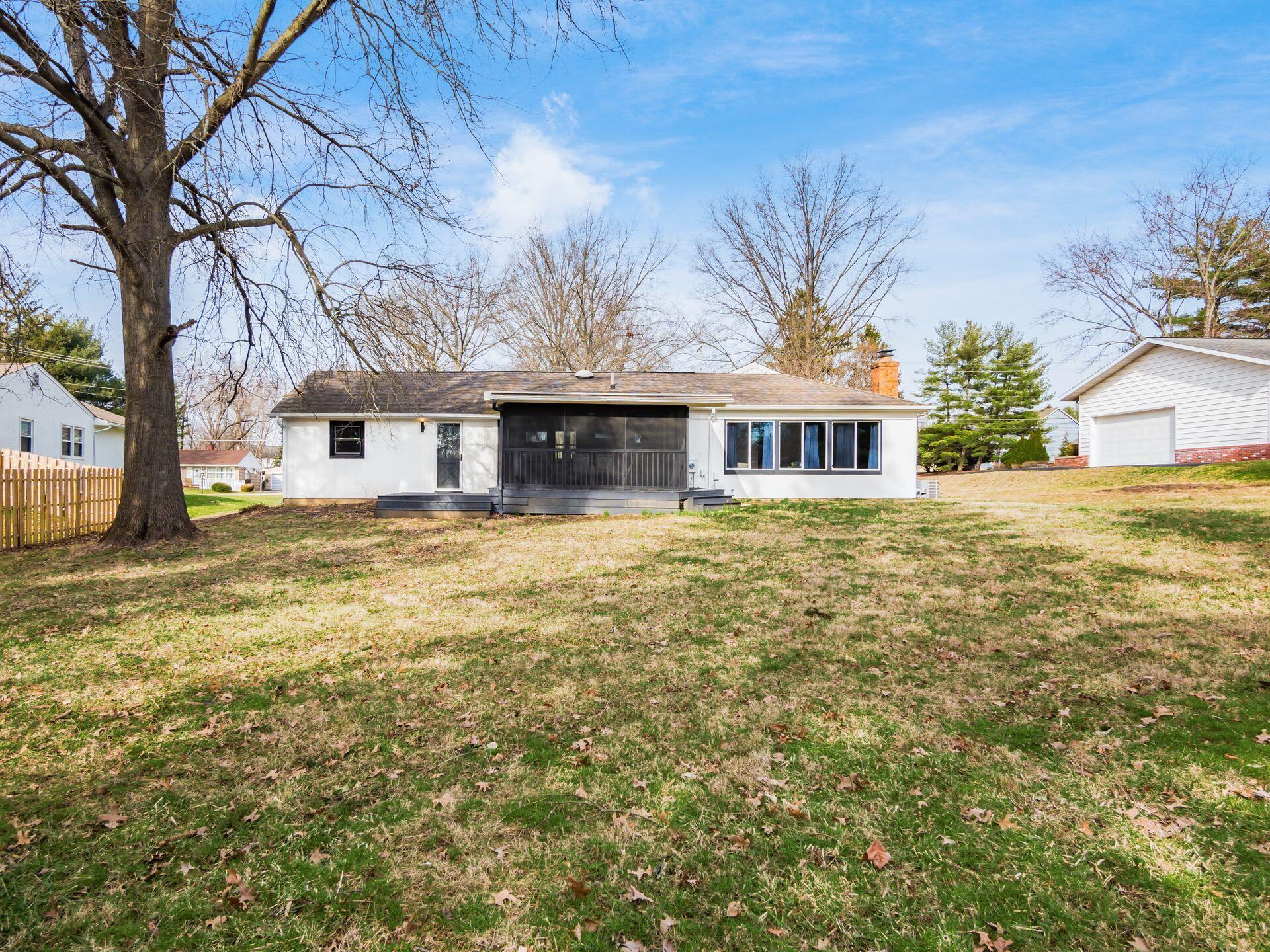 7617 Palmer Road Southwest Reynoldsburg, OH 43068 - Photo 31 of 32 054_5e95819_i 7617 Palmer 111