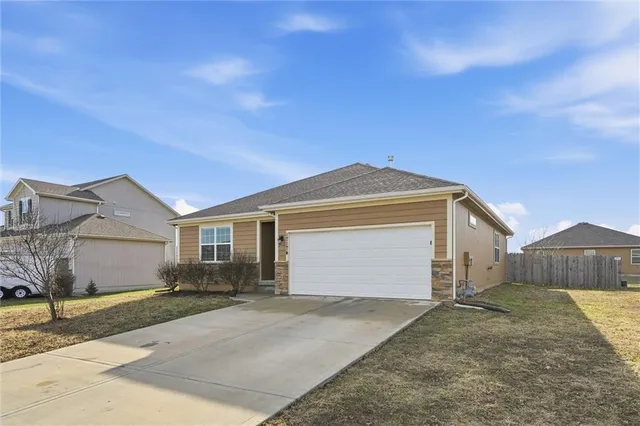 $352,500 | 17174 Pratt Street, Gardner, KS 66030