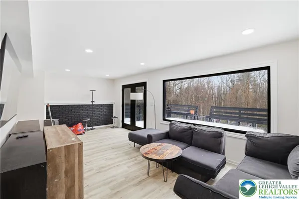 $349,900 | 319 Ramble Bush Road, Stroudsburg, PA 18360