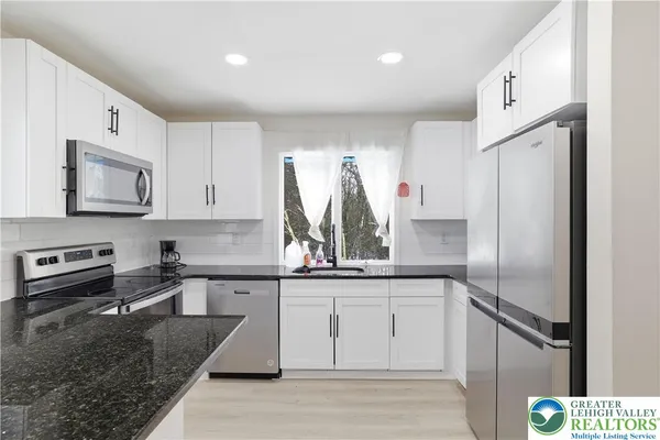 $349,900 | 319 Ramble Bush Road, Stroudsburg, PA 18360