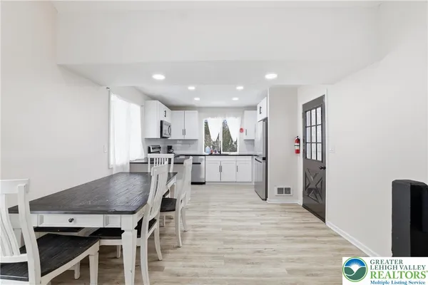 $349,900 | 319 Ramble Bush Road, Stroudsburg, PA 18360