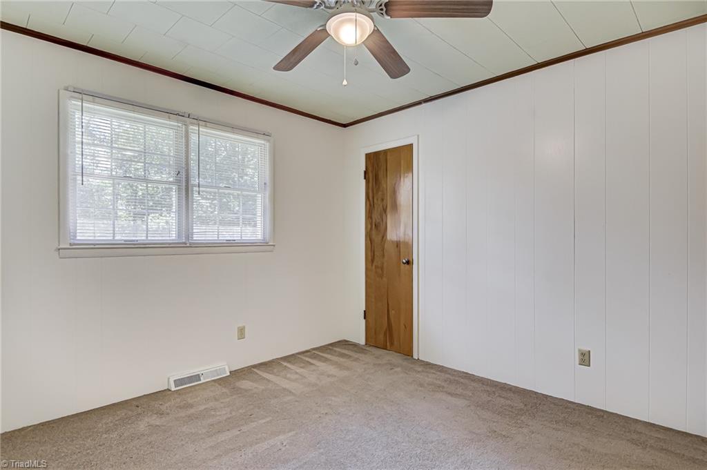 2606 Maxine Drive High Point, NC 27265 - Photo 19 of 34 Alternate view of third bedroom.