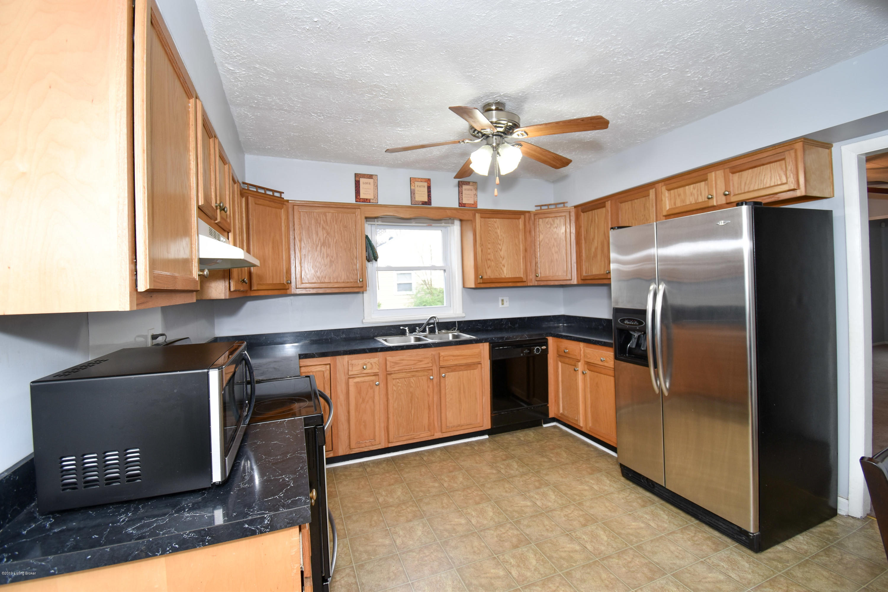 2710 Ralph Avenue Louisville, KY 40216 - Photo 11 of 44 DSC_0075