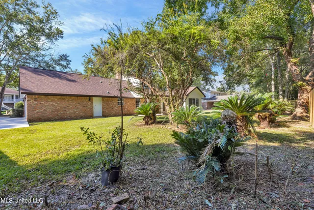 $332,500 | 1204 Hickory Hill Drive, Gautier, MS 39553