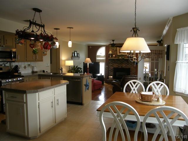 4280 Alder Road Bethlehem, PA 18020 - Photo 3 of 20 Gallery Image 3