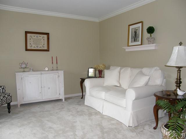 4280 Alder Road Bethlehem, PA 18020 - Photo 4 of 20 Gallery Image 4