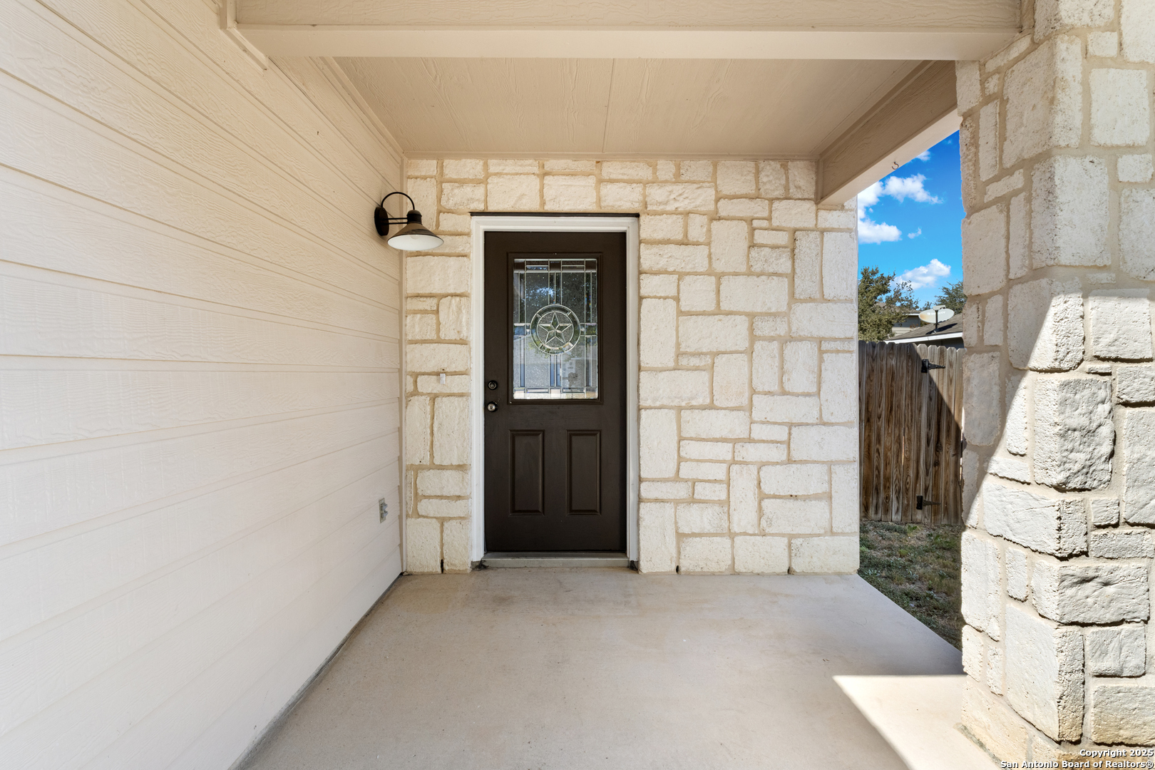 8119 Running Hollow Selma, TX 78154 - Photo 6 of 33