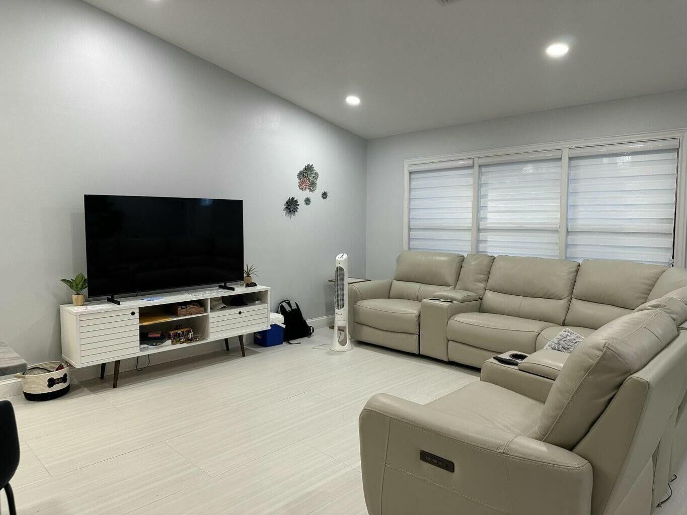 10714 Ranchipur Street Boynton Beach, FL 33437 - Photo 5 of 13 Living room