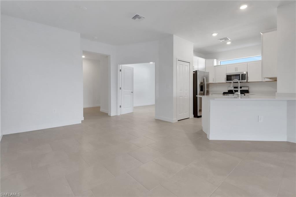 19509 Hinkley Drive Estero, FL 33928 - Photo 4 of 38