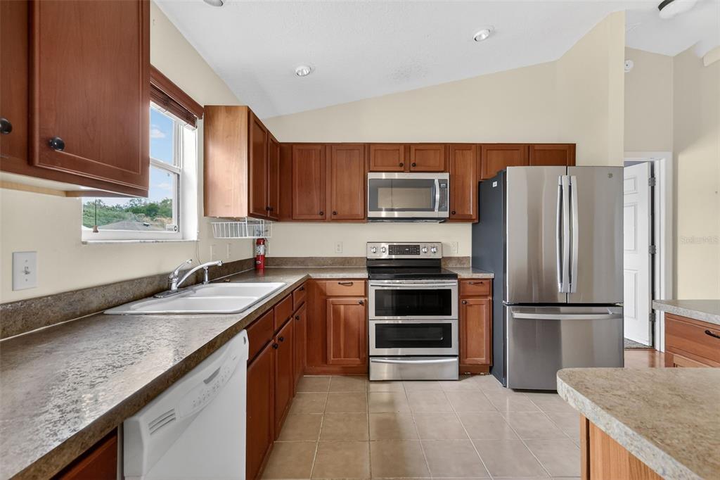 287 Mercer Way The Villages, FL 32162 - Photo 15 of 32