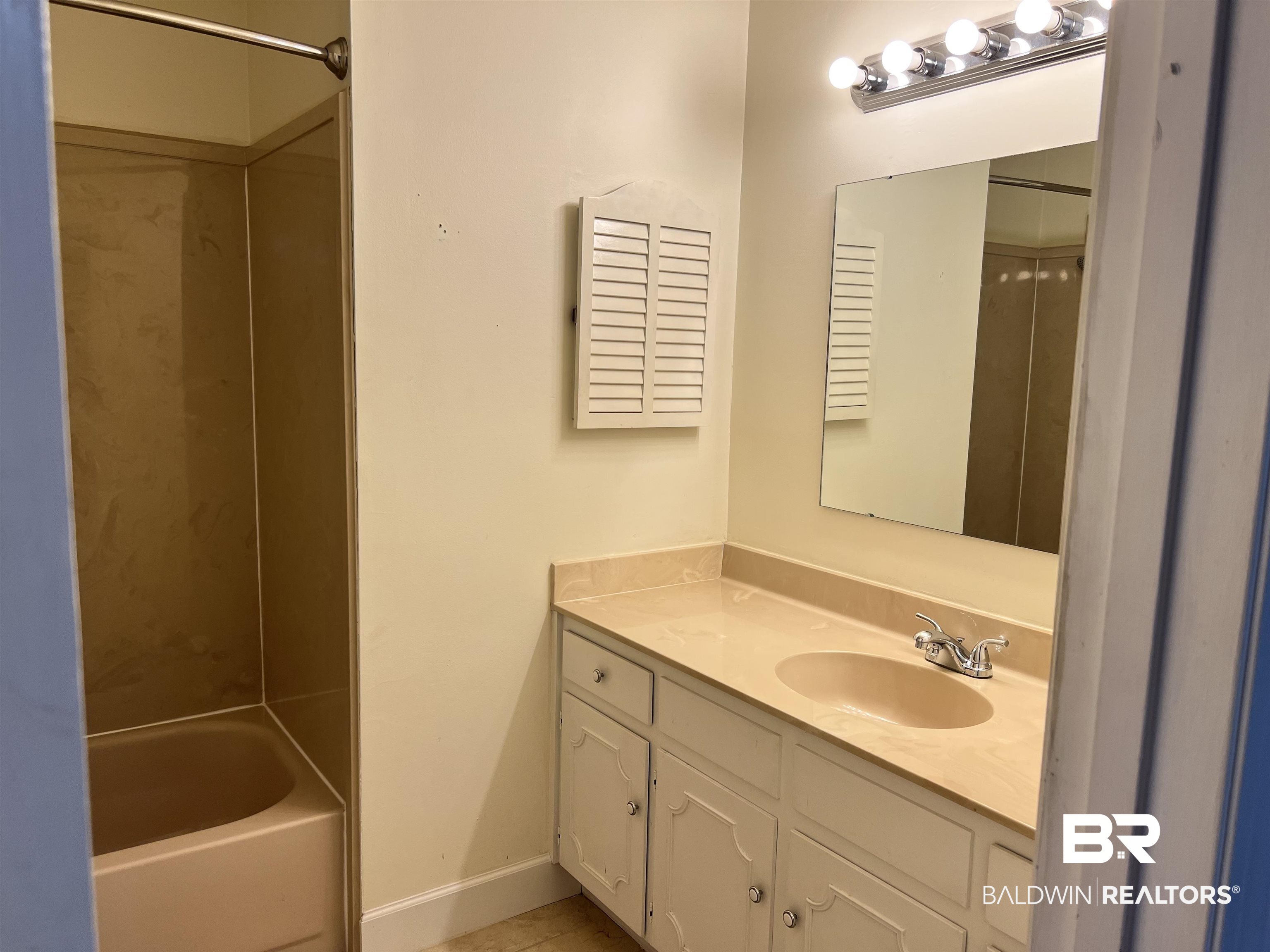 6537 Cedar Bend Court, Unit B Mobile, AL 36608 - Photo 24 of 32