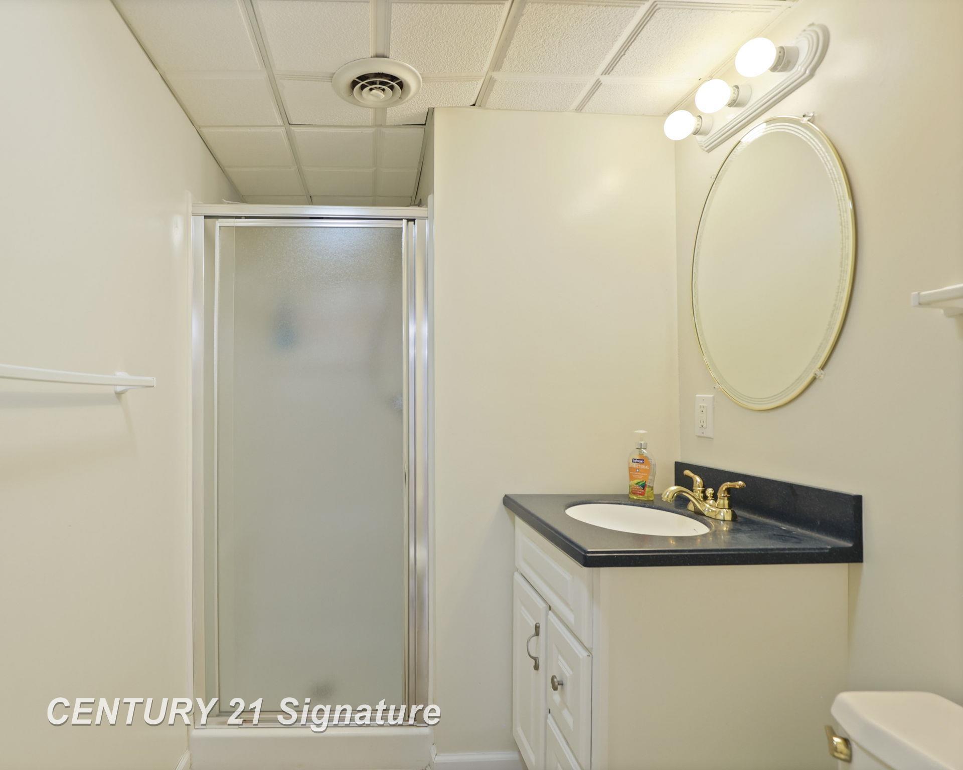 4111 Autumn Ridge Saginaw, MI 48603 - Photo 48 of 76 50182381-d062781e-b724-4b7d-8588-7c89b7a9f416.JPG