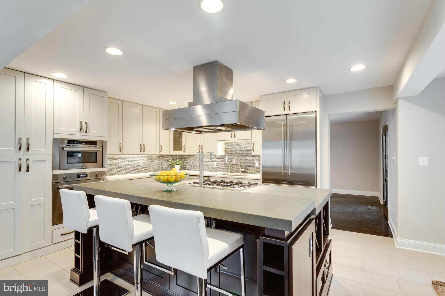7345 Hooking Road McLean, VA 22101 - Photo 13 of 29 Kitchen