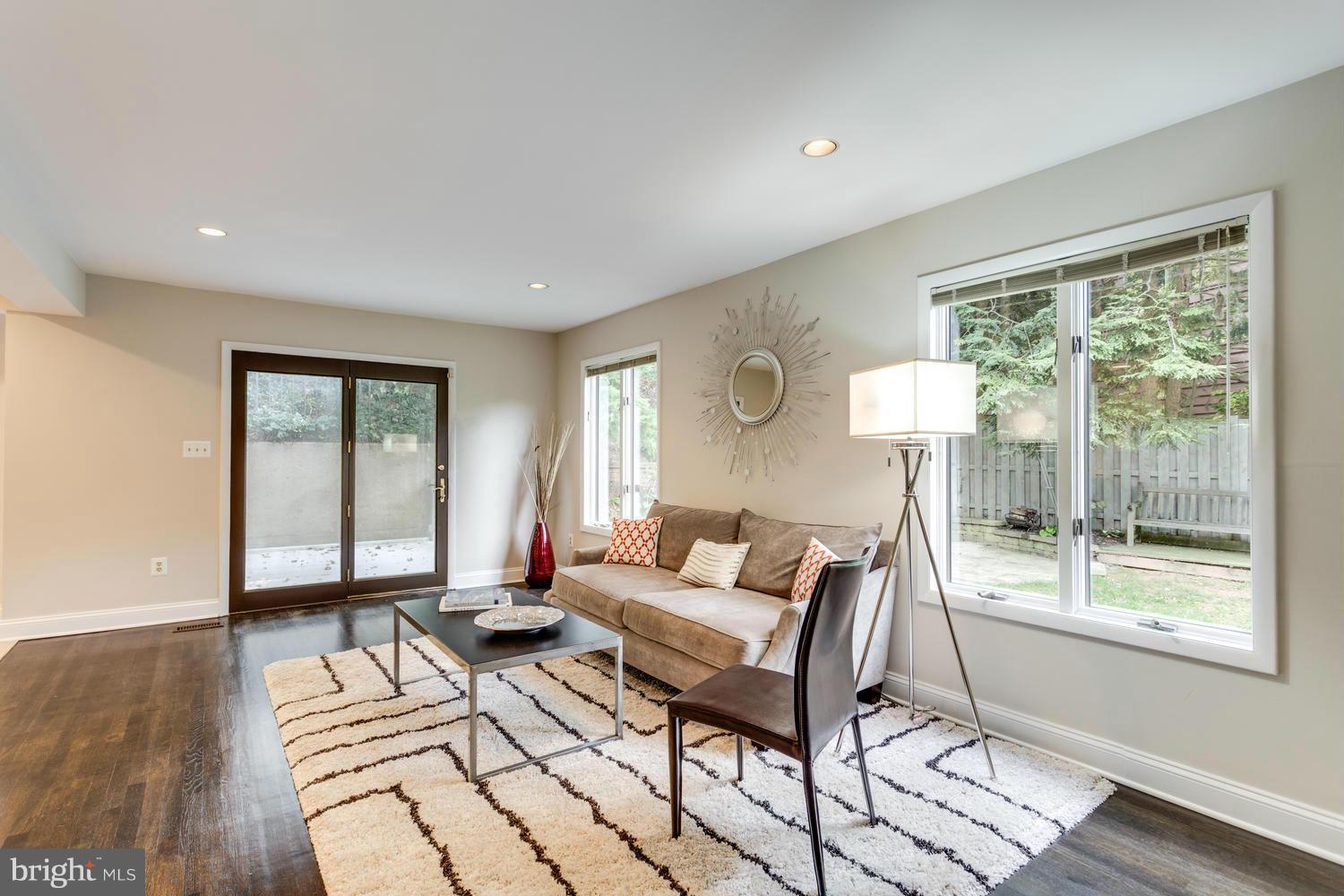 7345 Hooking Road McLean, VA 22101 - Photo 16 of 29 Family Room