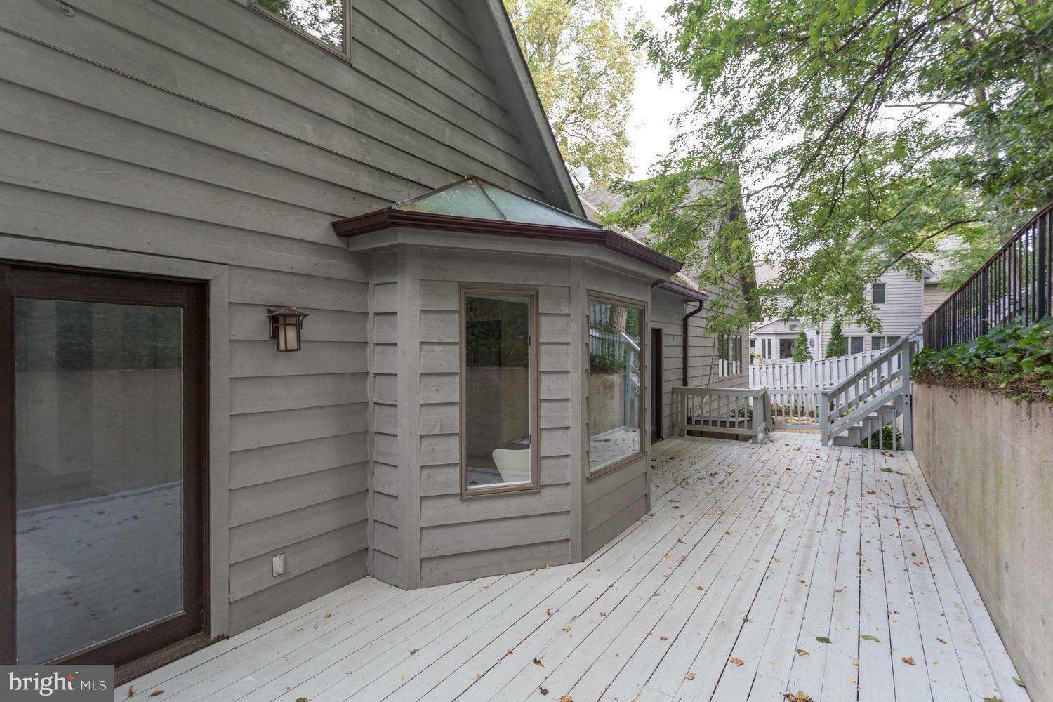 7345 Hooking Road McLean, VA 22101 - Photo 25 of 29 Exterior (Rear)