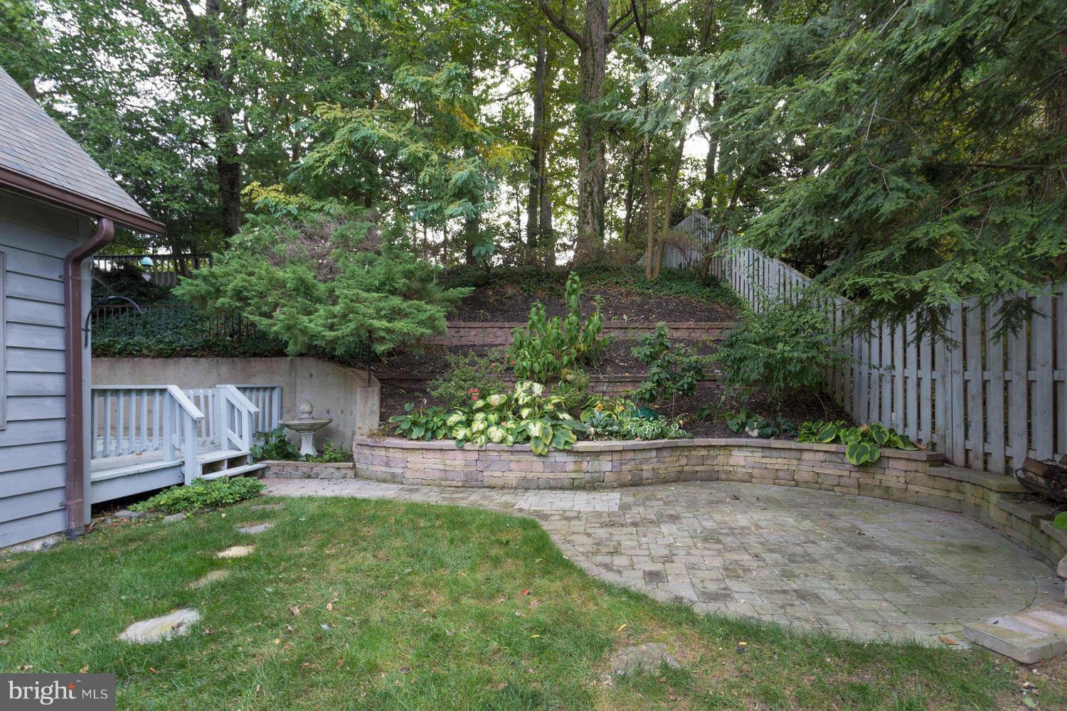 7345 Hooking Road McLean, VA 22101 - Photo 27 of 29 Exterior (Rear)
