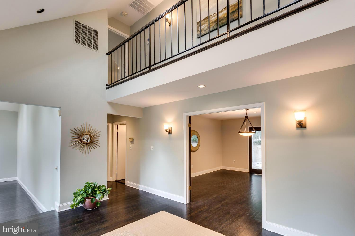 7345 Hooking Road McLean, VA 22101 - Photo 5 of 29 Interior (General)