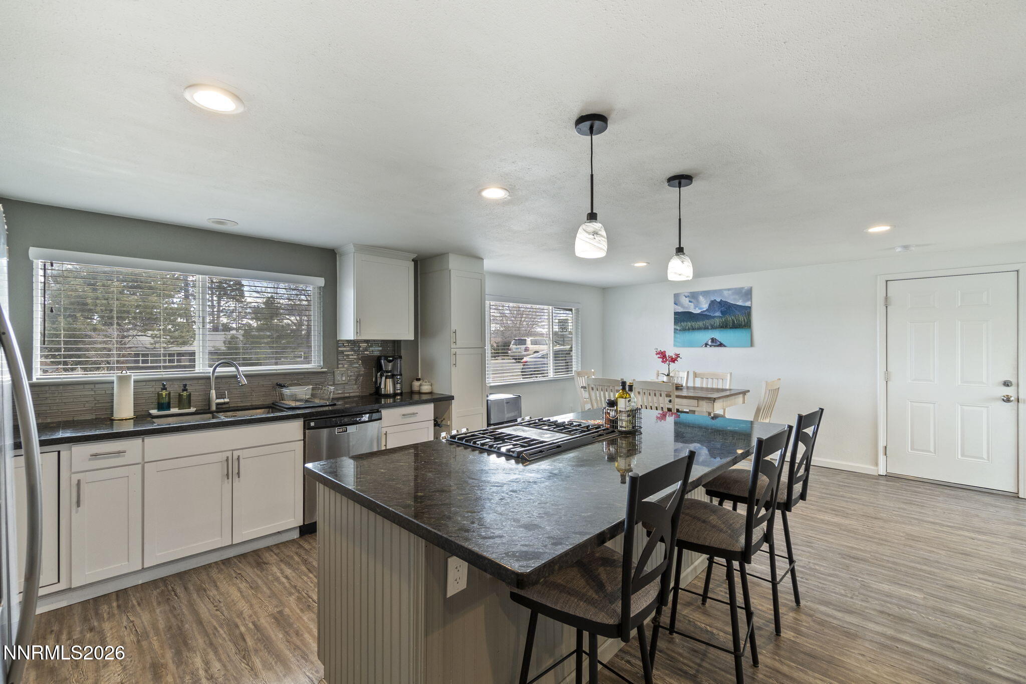 701 Bowman Drive Reno, NV 89503 - Photo 2 of 34 9