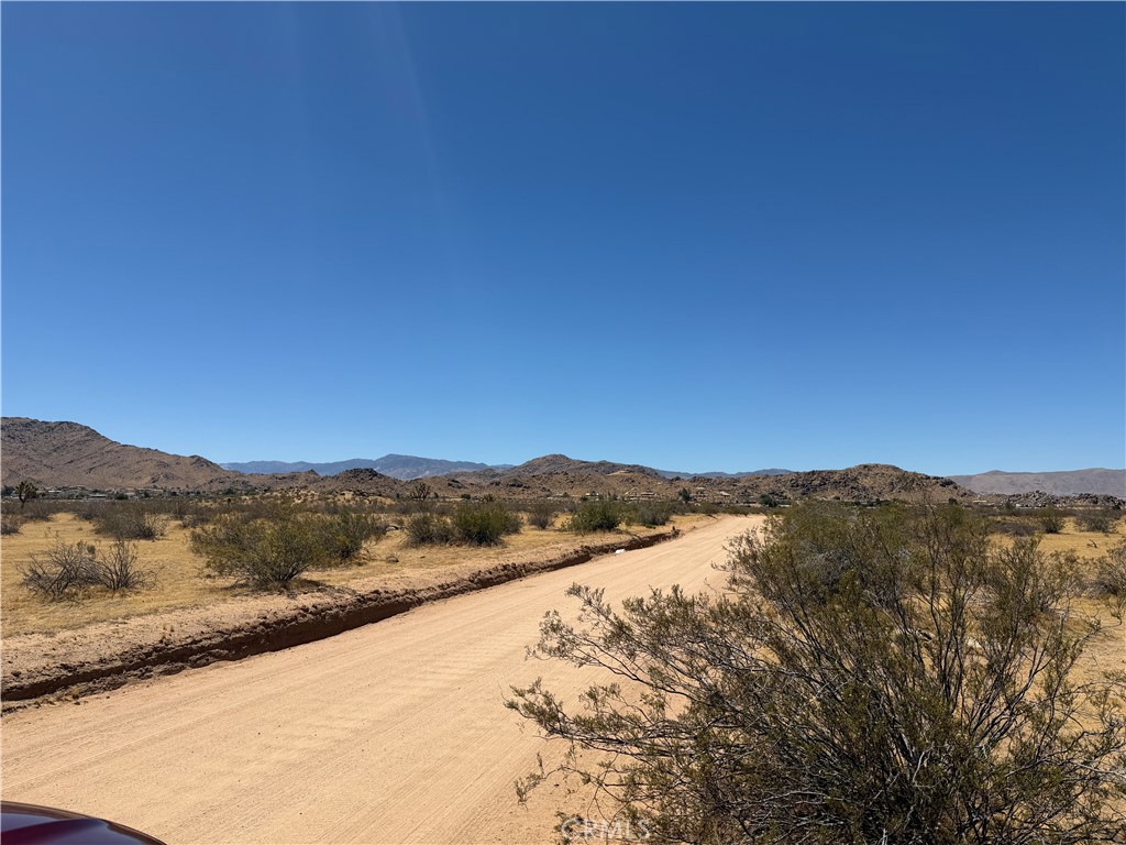 4362025 Rocky Point Road Apple Valley, CA 92307 - Photo 2 of 7