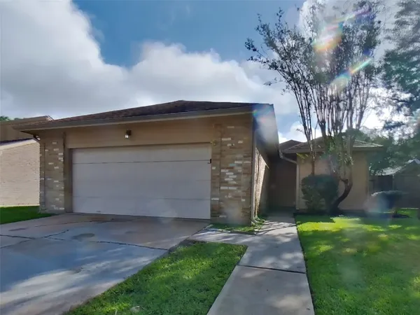 $1,729 | 535 Shady Brook Drive, Stafford, TX 77477