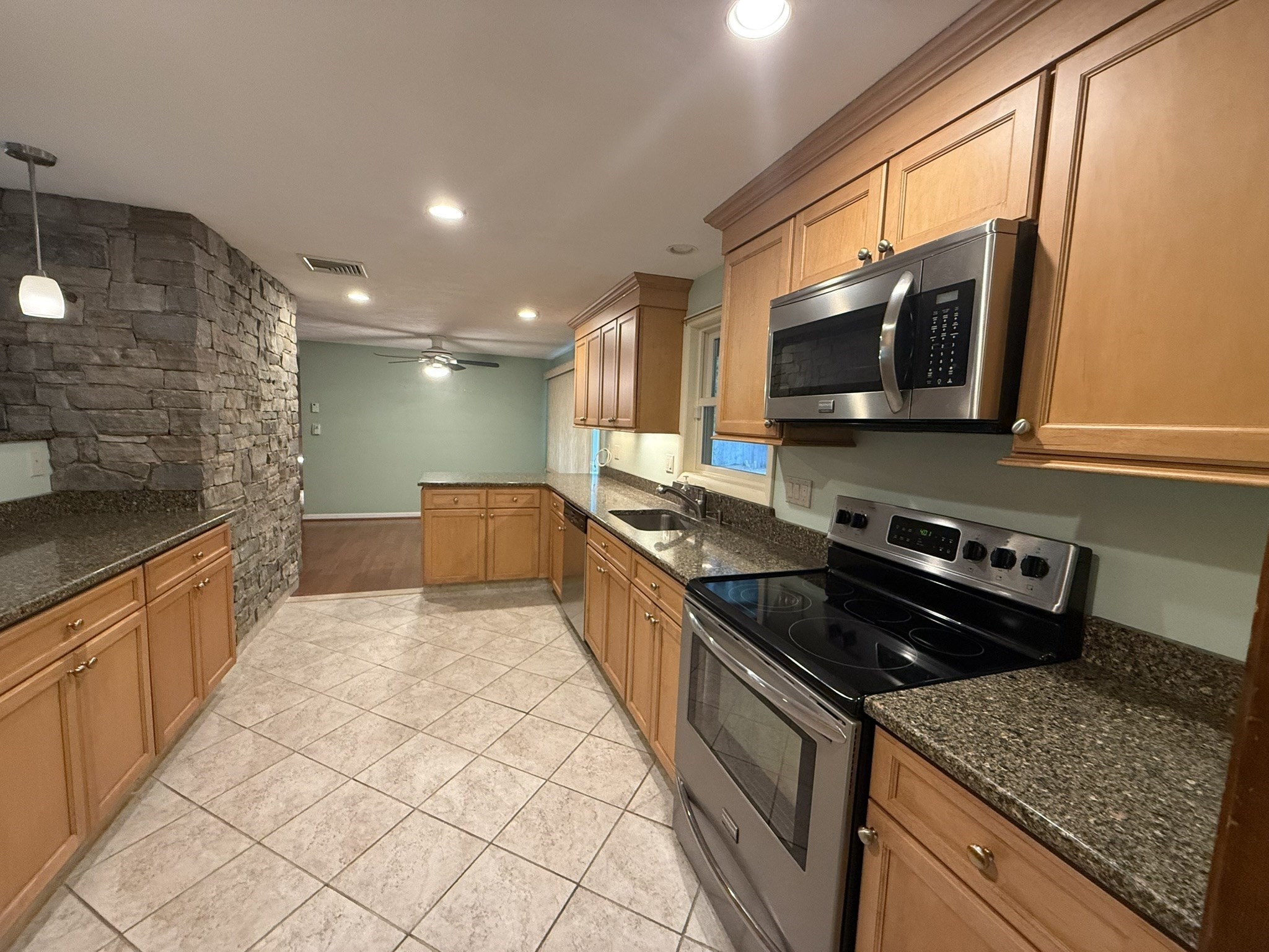 24 Wedgemere Road Beverly, MA 01915 - Photo 3 of 41 Gallery Image 3