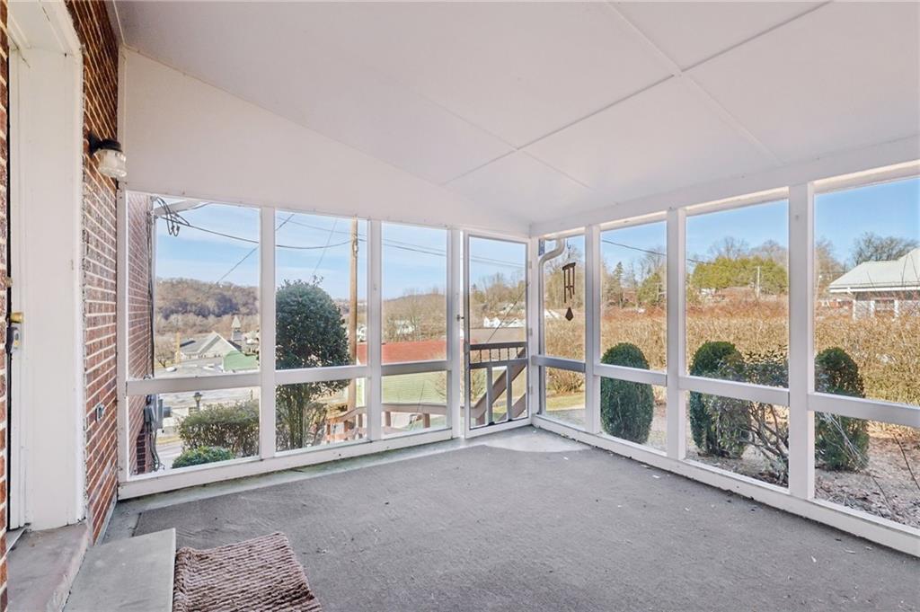 509 1st Street Apollo, PA 15613 - Photo 3 of 27 Screened in Porch