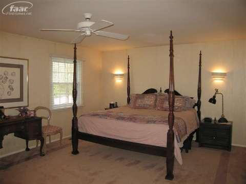 618 Morrish Road Flushing, MI 48433 - Photo 16 of 28 20359310-15.JPG