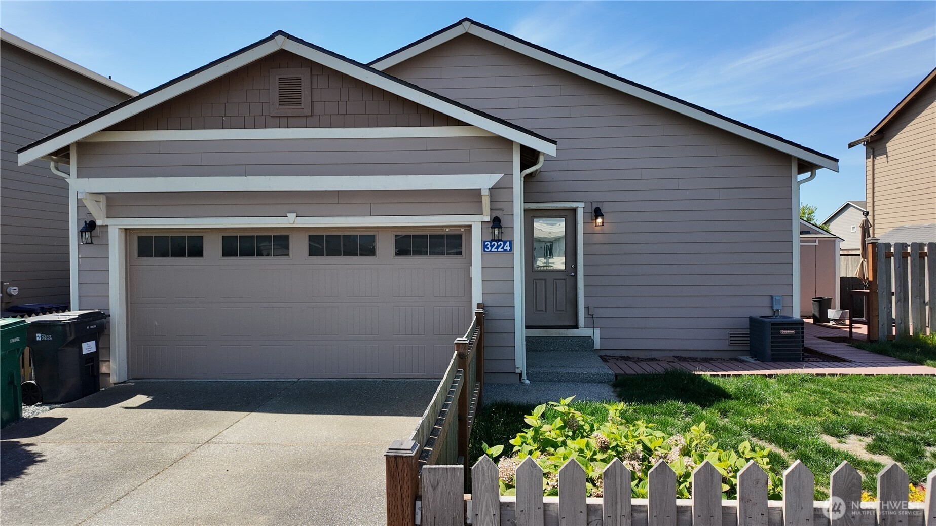 3224 Loch Ness Loop Mount Vernon, WA 98273 - Photo 2 of 25
