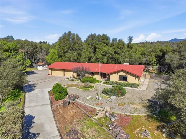 $499,900 | 46300 Vista Del Rio Drive, Oakhurst, CA 93644