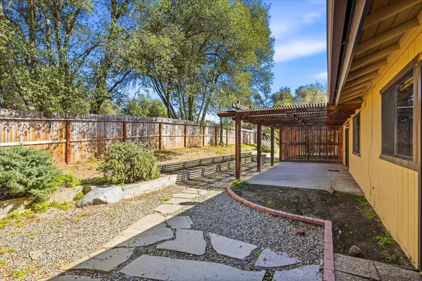 $499,900 | 46300 Vista Del Rio Drive, Oakhurst, CA 93644