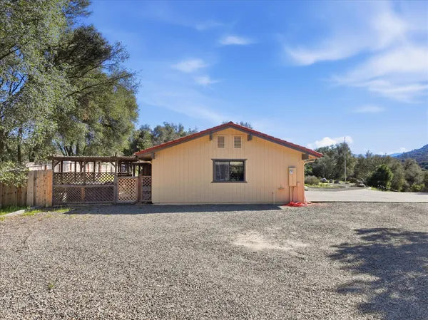 $499,900 | 46300 Vista Del Rio Drive, Oakhurst, CA 93644