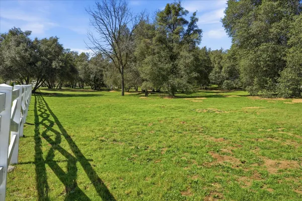 $499,900 | 46300 Vista Del Rio Drive, Oakhurst, CA 93644