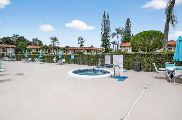 $1,950 | 7101 Golf Colony Court, Unit 203, Lake Worth, FL 33467