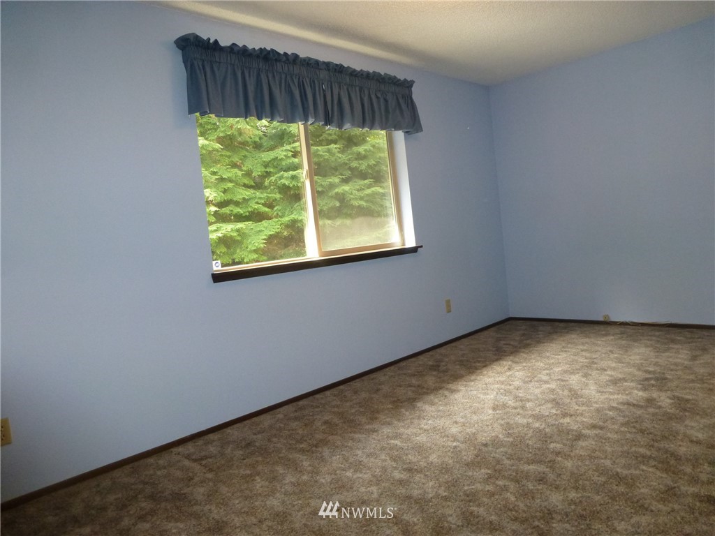 10084 Banner Road Southeast Olalla, WA 98359 - Photo 12 of 25 Gallery Image 12